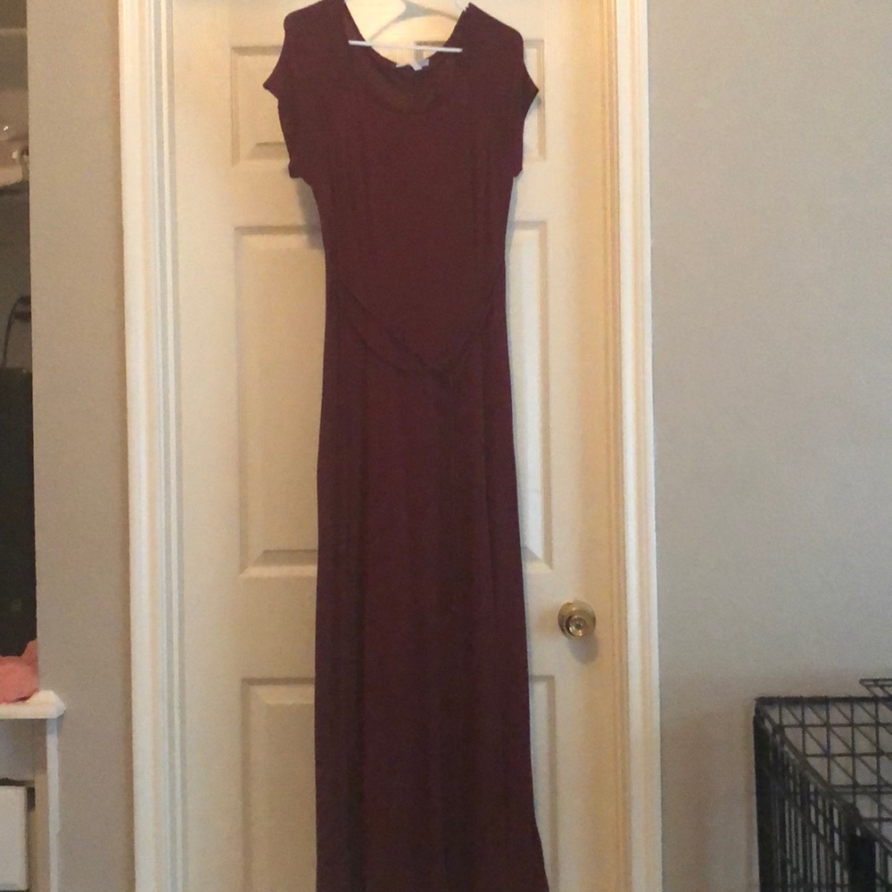 Jessica Simpson maternity maxi dress